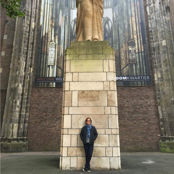 Meet your Posher, Dawn - Picture 3 of 5